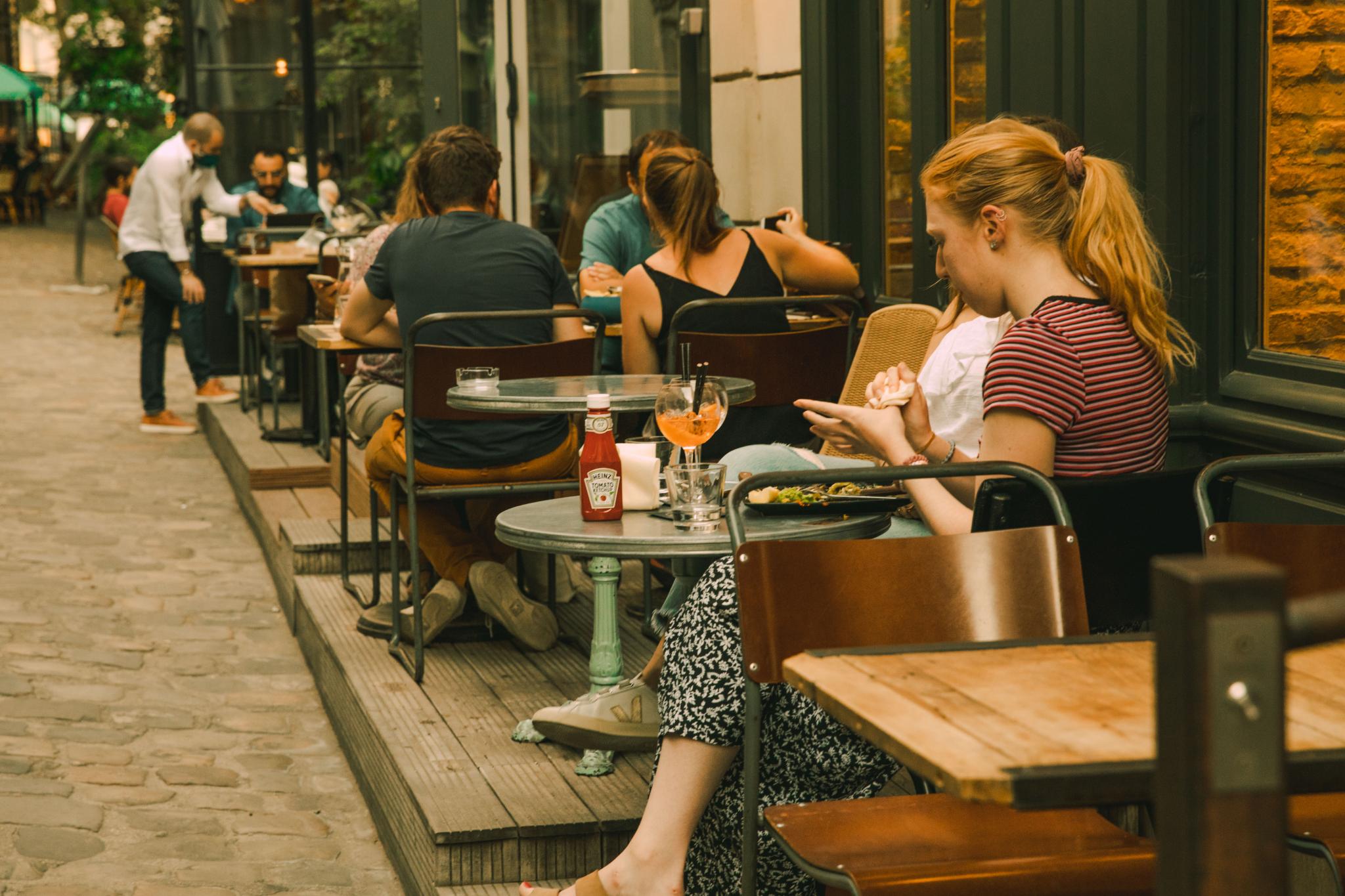 terrasse parisienne